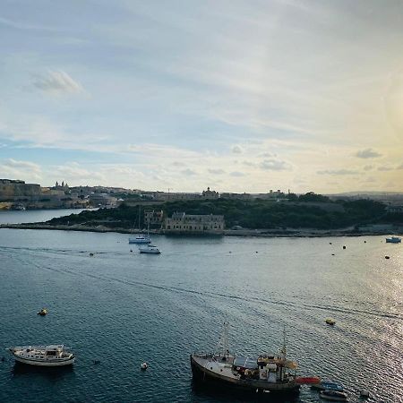 Sliema Seaview Apartment- Valletta Views - Apt 8, 49 Tigne Point Mansions Eksteriør bilde